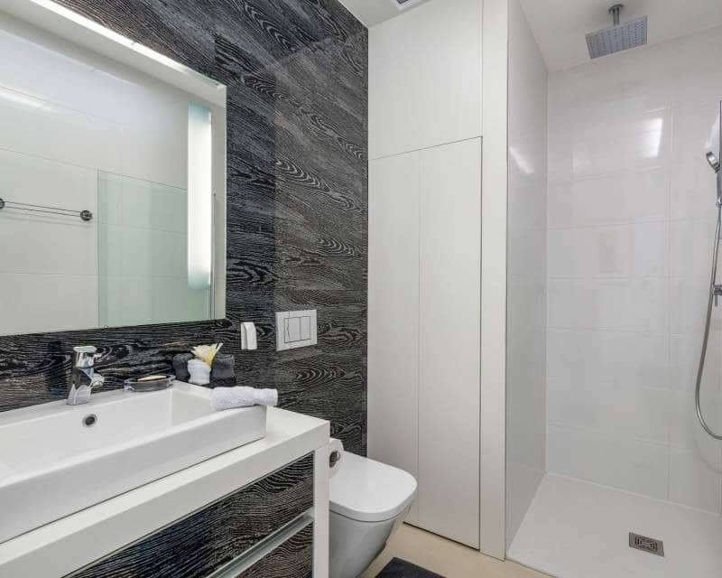 Apartamento de 2 habitaciones en Guardamar del Segura en venta con piscina garaje - 305.000 € (Ref: 9932447)