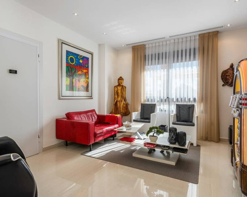 Apartamento de 2 habitaciones en Guardamar del Segura en venta con piscina garaje - 305.000 € (Ref: 9932447)