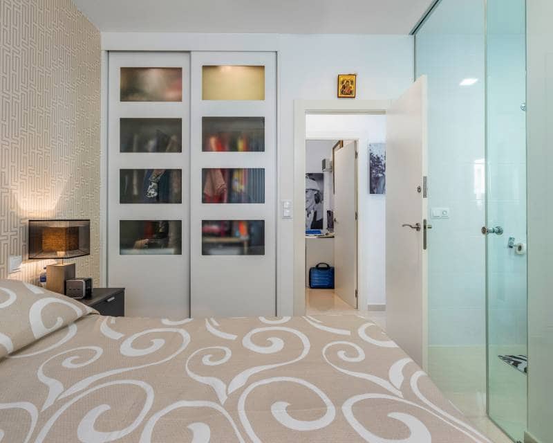 Apartamento de 2 habitaciones en Guardamar del Segura en venta con piscina garaje - 305.000 € (Ref: 9932447)