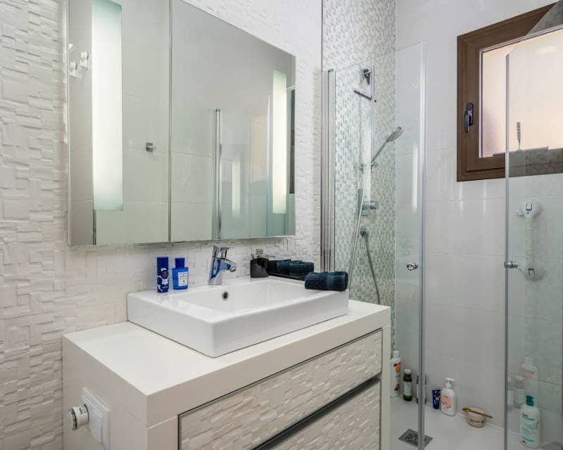 Apartamento de 2 habitaciones en Guardamar del Segura en venta con piscina garaje - 305.000 € (Ref: 9932447)