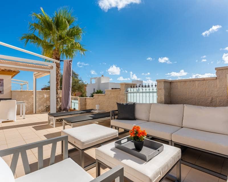 Apartamento de 2 habitaciones en Guardamar del Segura en venta con piscina garaje - 305.000 € (Ref: 9932447)