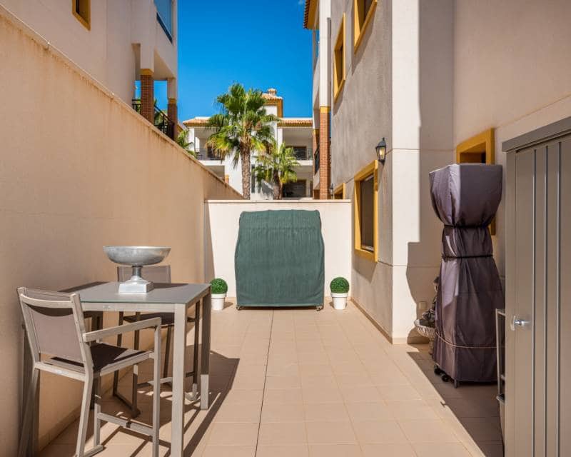 Apartamento de 2 habitaciones en Guardamar del Segura en venta con piscina garaje - 305.000 € (Ref: 9932447)
