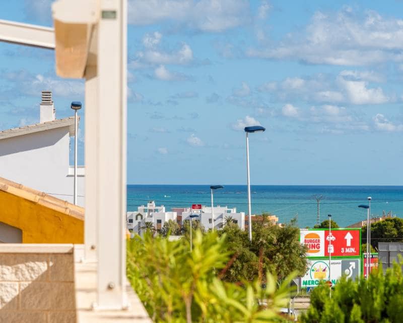 Apartamento de 2 habitaciones en Guardamar del Segura en venta con piscina garaje - 305.000 € (Ref: 9932447)