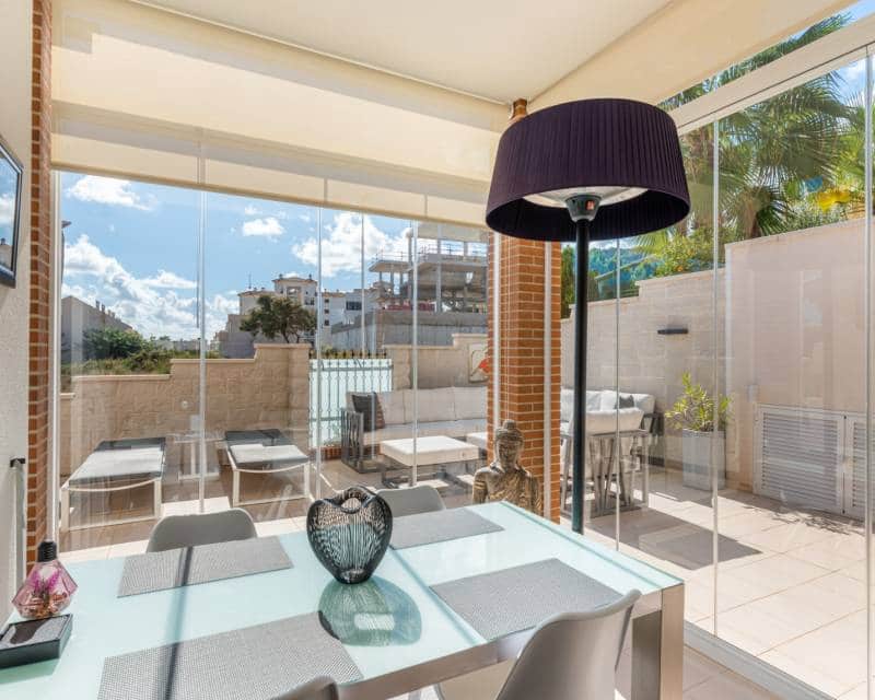 Apartamento de 2 habitaciones en Guardamar del Segura en venta con piscina garaje - 305.000 € (Ref: 9932447)