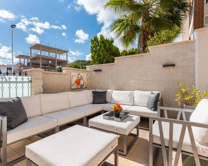 Apartamento de 2 habitaciones en Guardamar del Segura en venta con piscina garaje - 305.000 € (Ref: 9932447)