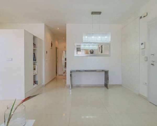 Apartamento de 2 habitaciones en Los Secanos, Guardamar del Segura en venta con piscina garaje - 305.000 € (Ref: 9932447)