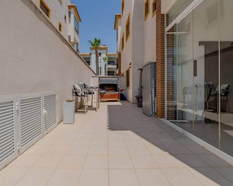 2 soveværelse Lejlighed til salg i Guardamar del Segura med swimmingpool garage - € 280.000 (Ref: 9932447)