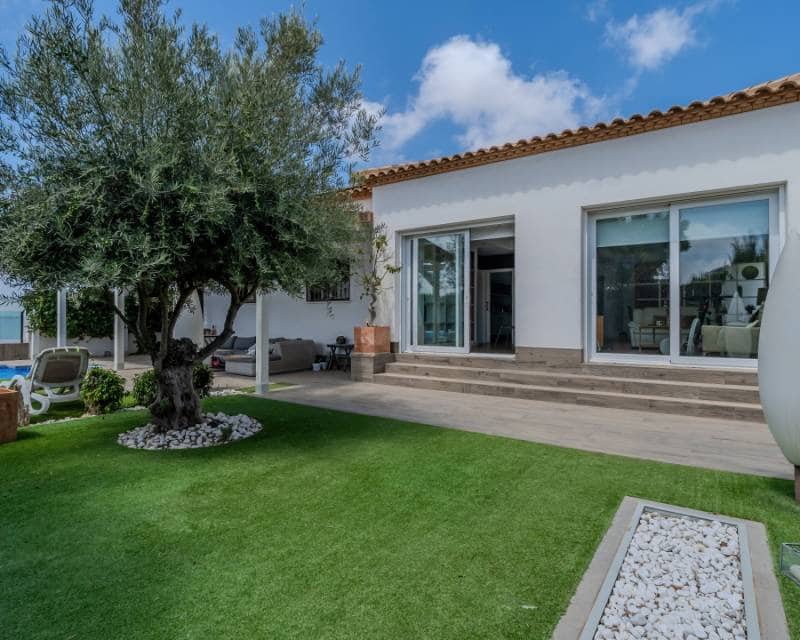3 slaapkamer Villa te koop in San Fulgencio met zwembad garage - € 495.000 (Ref: 9938590)