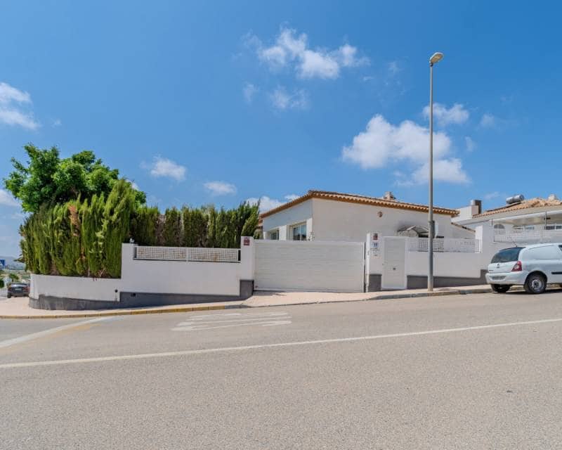 3 slaapkamer Villa te koop in San Fulgencio met zwembad garage - € 495.000 (Ref: 9938590)