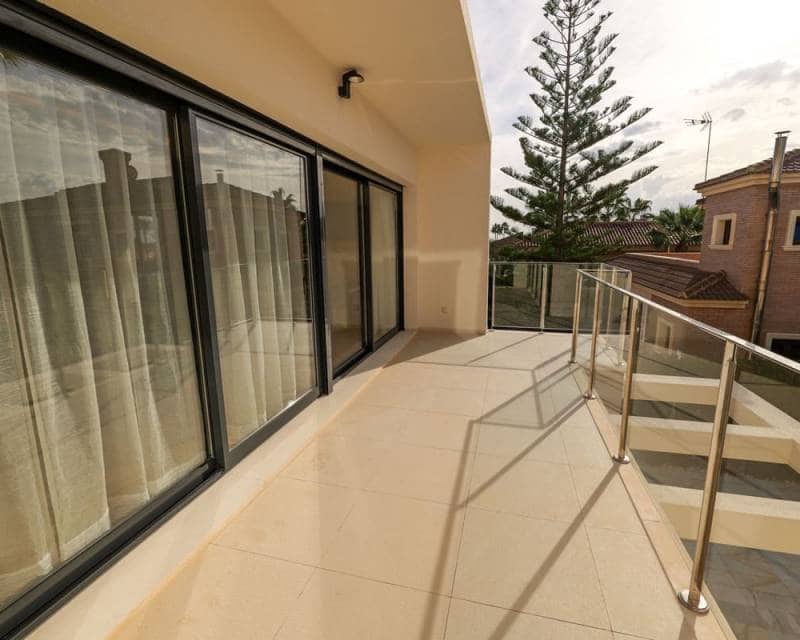 3 soverom Villa til salgs i Torrevieja - € 1 630 000 (Ref: 9938733)