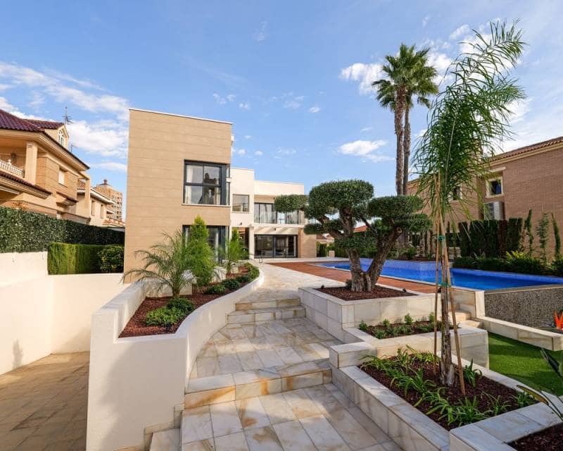 3 soverom Villa til salgs i Torrevieja - € 1 630 000 (Ref: 9938733)