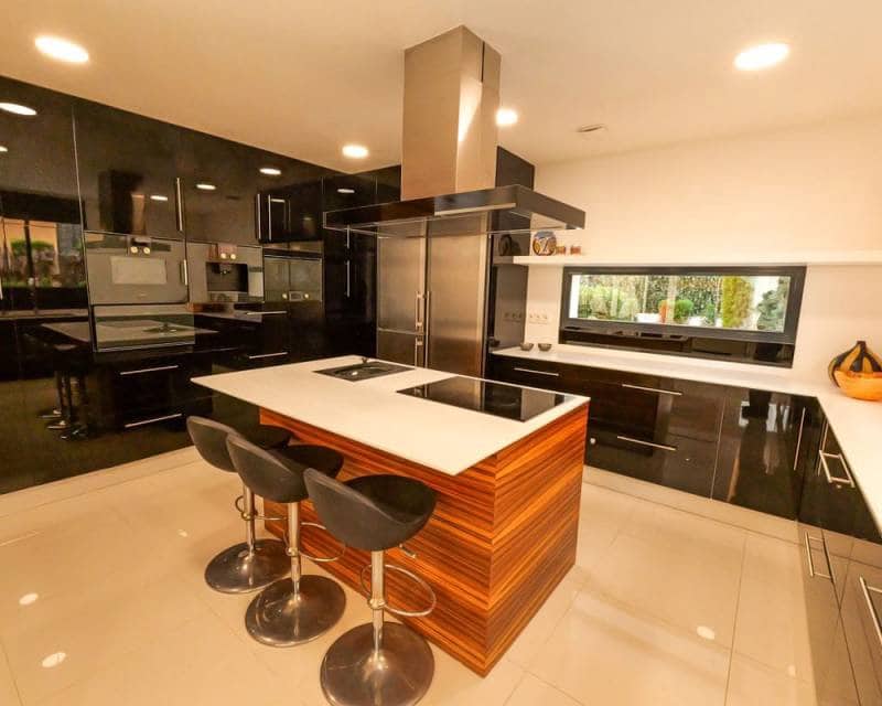 3 soverom Villa til salgs i Torrevieja - € 1 630 000 (Ref: 9938733)