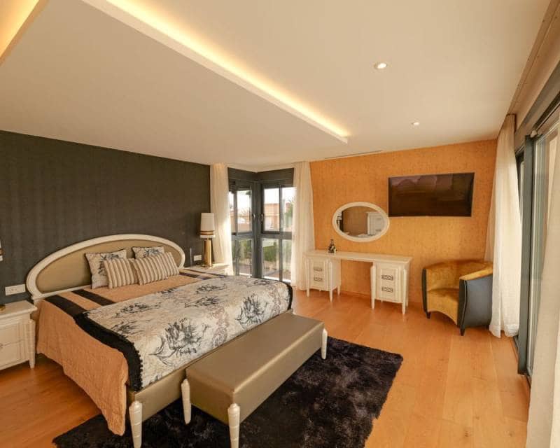 3 soverom Villa til salgs i Torrevieja - € 1 630 000 (Ref: 9938733)
