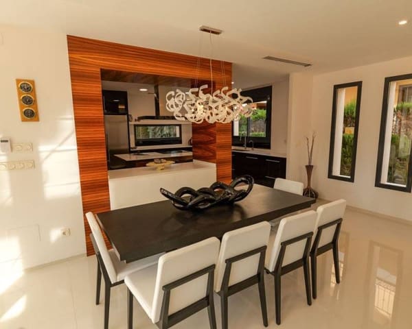 3 soverom Villa til salgs i La Veleta, Torrevieja - € 1 630 000 (Ref: 9938733)
