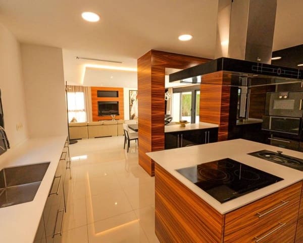 3 soverom Villa til salgs i La Veleta, Torrevieja - € 1 630 000 (Ref: 9938733)