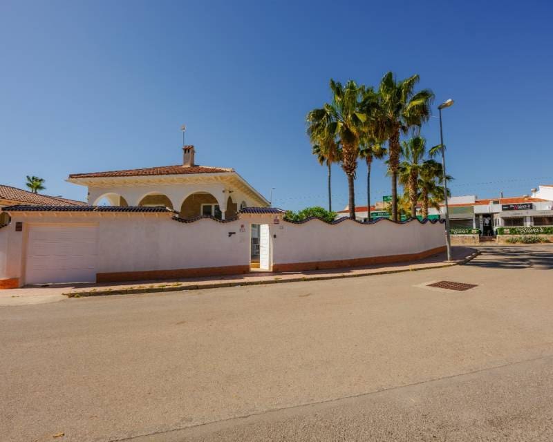 5 sypialnia Willa na sprzedaż w Ciudad Quesada z basenem garażem - 590 000 € (Ref: 9941218)