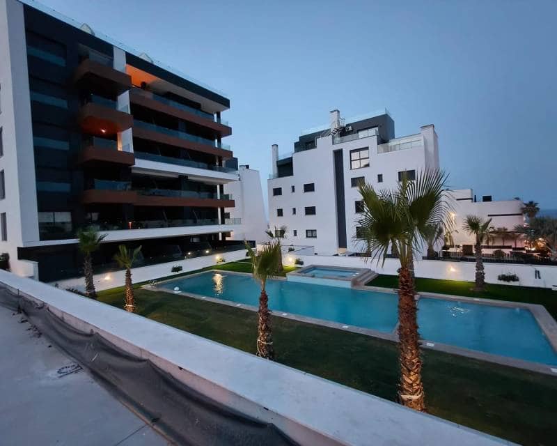 Ático de 3 habitaciones en Guardamar del Segura en venta - 620.000 € (Ref: 9944732)