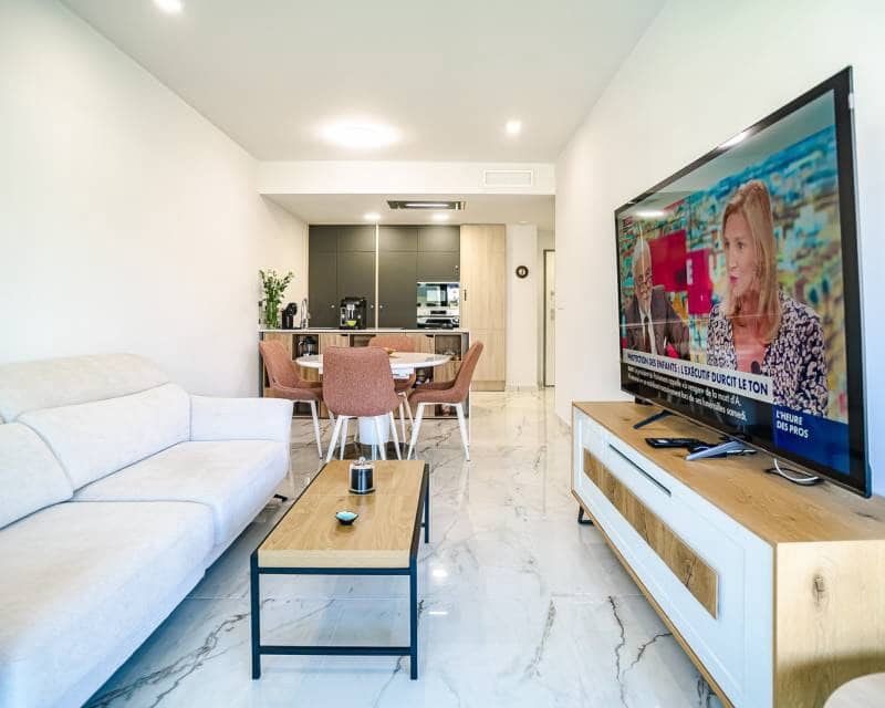 2 Zimmer Apartment zu verkaufen in Playa Flamenca mit Pool Garage - 350.000 € (Ref: 9946355)