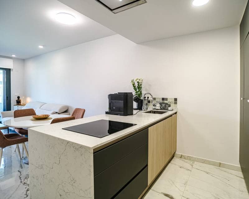 2 Zimmer Apartment zu verkaufen in Playa Flamenca mit Pool Garage - 350.000 € (Ref: 9946355)