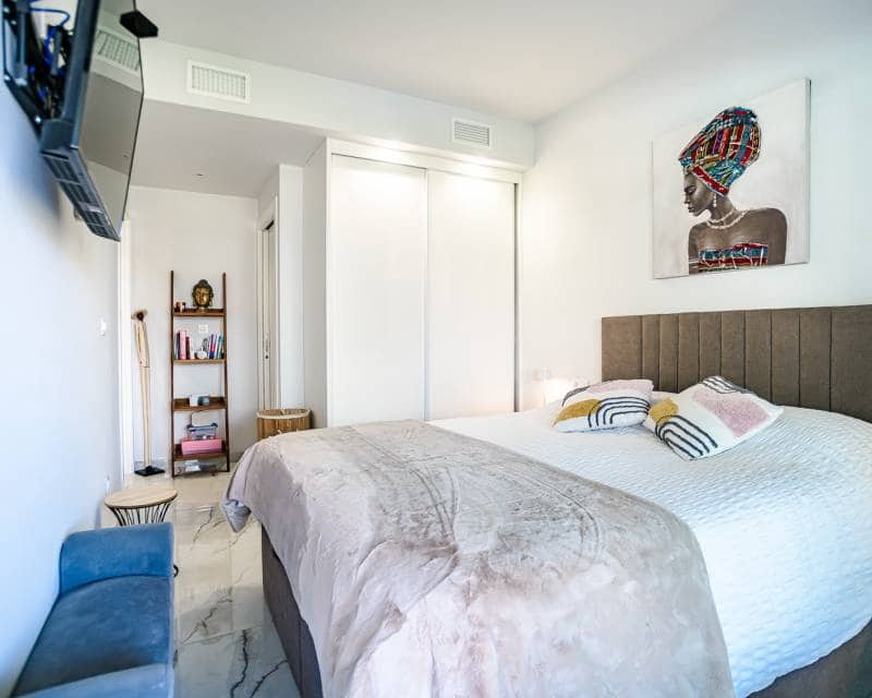 2 Zimmer Apartment zu verkaufen in Playa Flamenca mit Pool Garage - 350.000 € (Ref: 9946355)