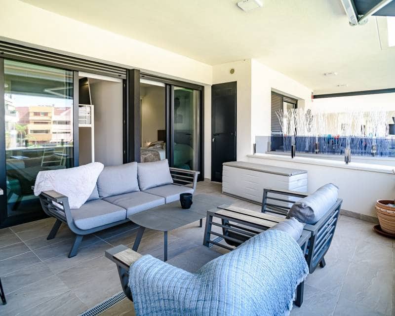 2 Zimmer Apartment zu verkaufen in Playa Flamenca mit Pool Garage - 350.000 € (Ref: 9946355)