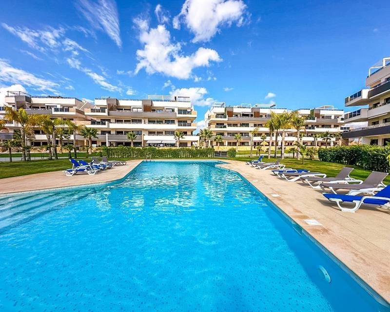 2 Zimmer Apartment zu verkaufen in Playa Flamenca mit Pool Garage - 350.000 € (Ref: 9946355)