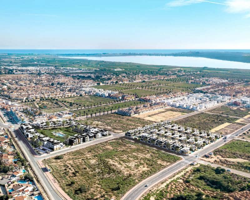 2 sypialnia Dom na sprzedaż w Ciudad Quesada z basenem - 369 000 € (Ref: 9946356)