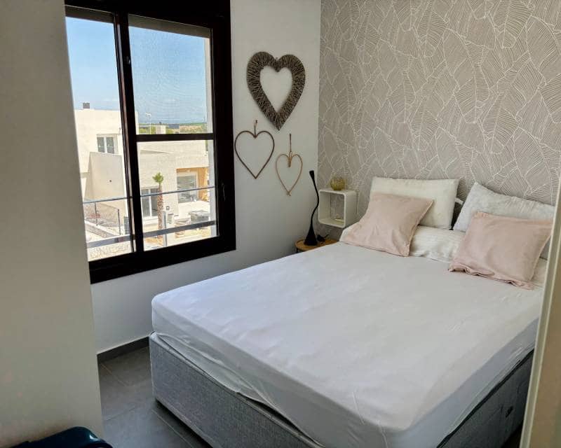 2 bedroom Penthouse for sale in Algorfa with pool garage - € 279,000 (Ref: 9946805)