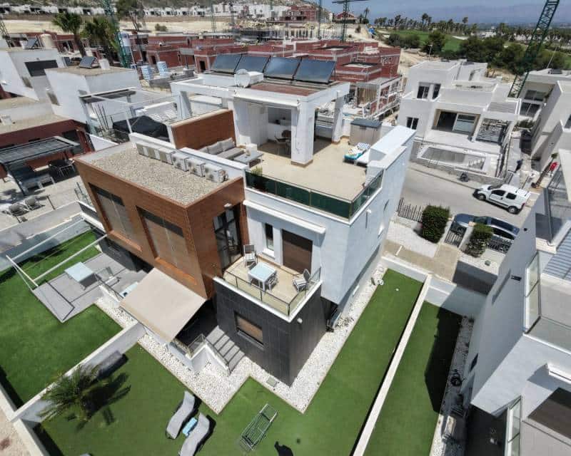 2 bedroom Penthouse for sale in Algorfa with pool garage - € 279,000 (Ref: 9946805)
