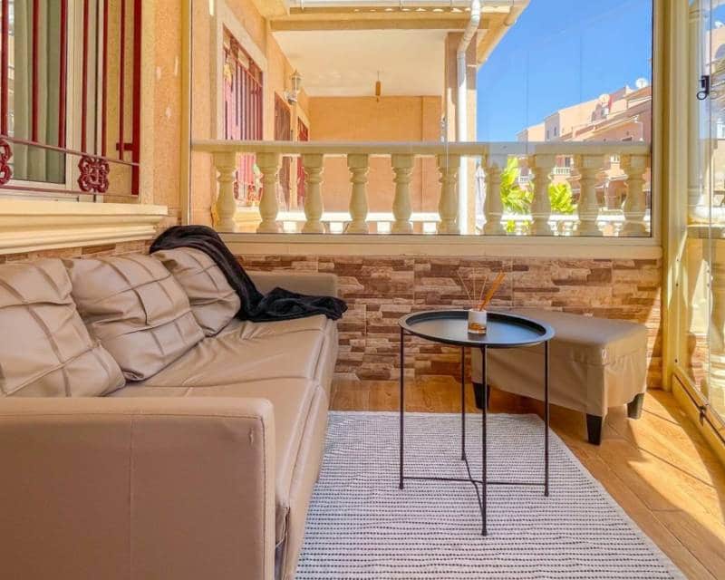 3 soveværelse Rækkehus til salg i Playa Flamenca med swimmingpool garage - € 285.000 (Ref: 9956264)