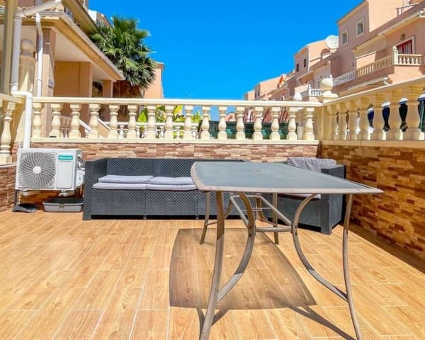 3 soveværelse Rækkehus til salg i Playa Flamenca, Orihuela med swimmingpool garage - € 285.000 (Ref: 9956264)