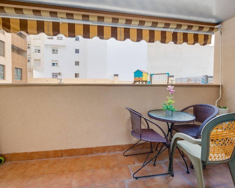 2 soveværelse Lejlighed til salg i Torrevieja med swimmingpool garage - € 189.000 (Ref: 9958444)