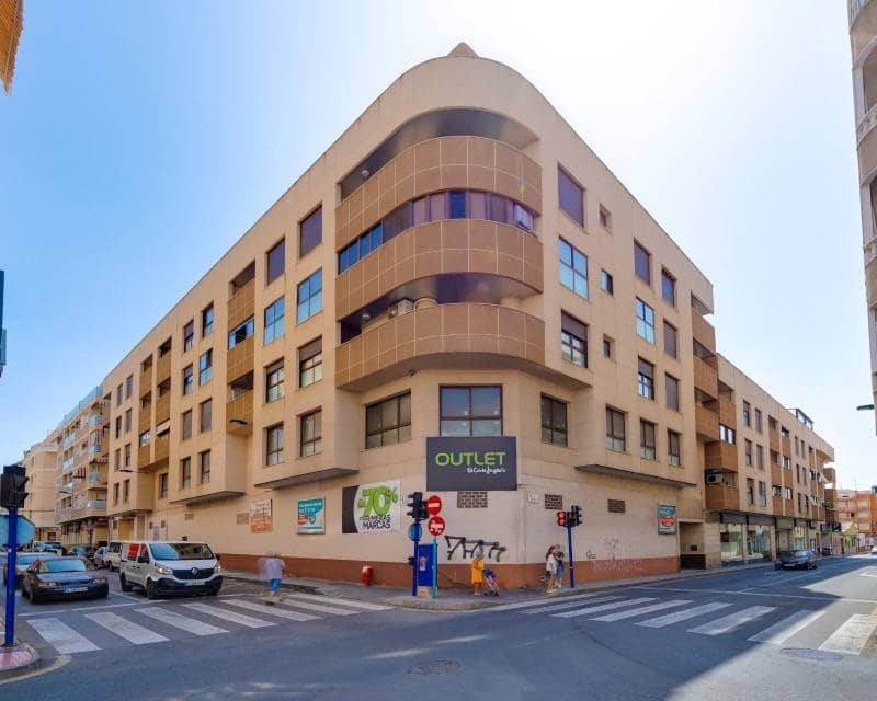 2 soveværelse Lejlighed til salg i Torrevieja med swimmingpool garage - € 189.000 (Ref: 9958444)
