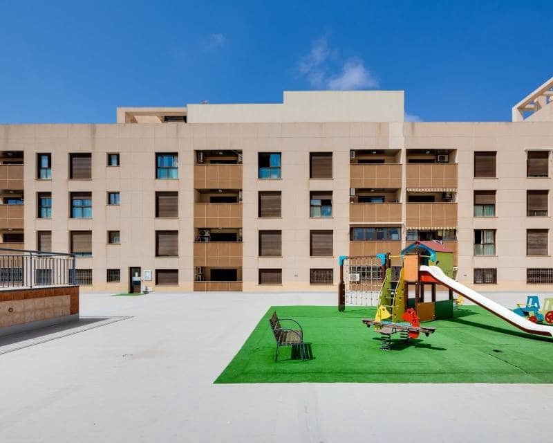 2 soveværelse Lejlighed til salg i Torrevieja med swimmingpool garage - € 189.000 (Ref: 9958444)