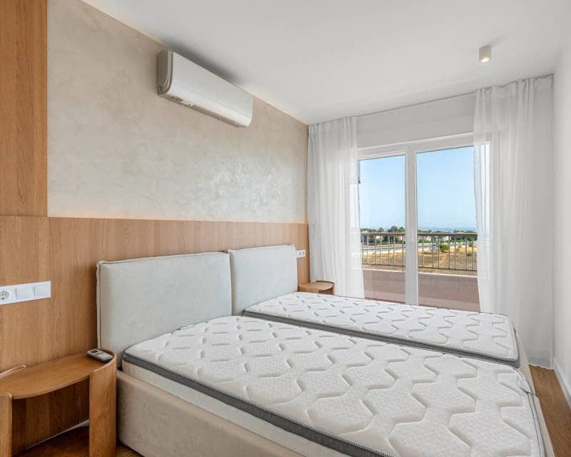 2 sypialnia Apartament na sprzedaż w Punta Prima z basenem garażem - 225 000 € (Ref: 9968869)