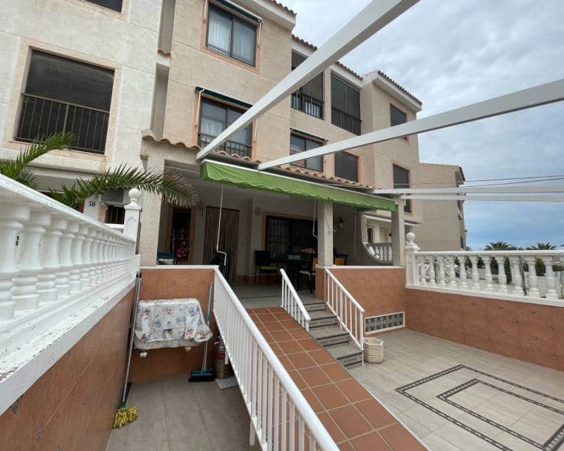 5 slaapkamer Rijtjeshuis te koop in Guardamar del Segura met zwembad garage - € 435.000 (Ref: 9970883)