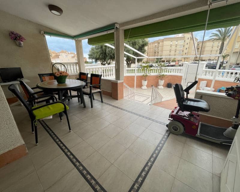 5 slaapkamer Rijtjeshuis te koop in Guardamar del Segura met zwembad garage - € 435.000 (Ref: 9970883)