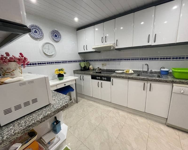 5 slaapkamer Rijtjeshuis te koop in Guardamar del Segura met zwembad garage - € 435.000 (Ref: 9970883)