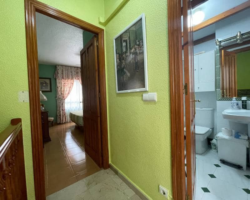 5 slaapkamer Rijtjeshuis te koop in Guardamar del Segura met zwembad garage - € 435.000 (Ref: 9970883)