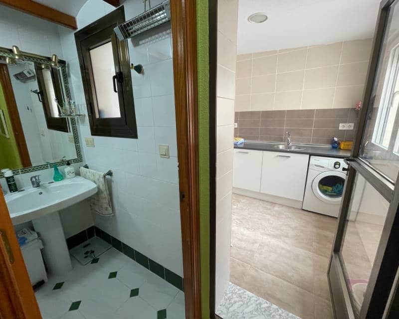 5 slaapkamer Rijtjeshuis te koop in Guardamar del Segura met zwembad garage - € 435.000 (Ref: 9970883)