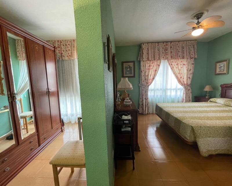 5 slaapkamer Rijtjeshuis te koop in Guardamar del Segura met zwembad garage - € 435.000 (Ref: 9970883)
