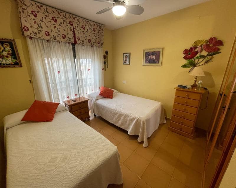 5 slaapkamer Rijtjeshuis te koop in Guardamar del Segura met zwembad garage - € 435.000 (Ref: 9970883)