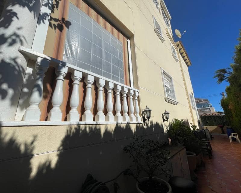 4 soveværelse Rækkehus til salg i El Moncayo med swimmingpool garage - € 410.000 (Ref: 9971618)
