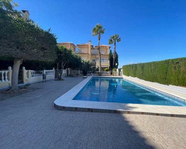 4 soverom Villa til salgs i El Moncayo, Guardamar del Segura med svømmebasseng garasje - € 410 000 (Ref: 9971618)