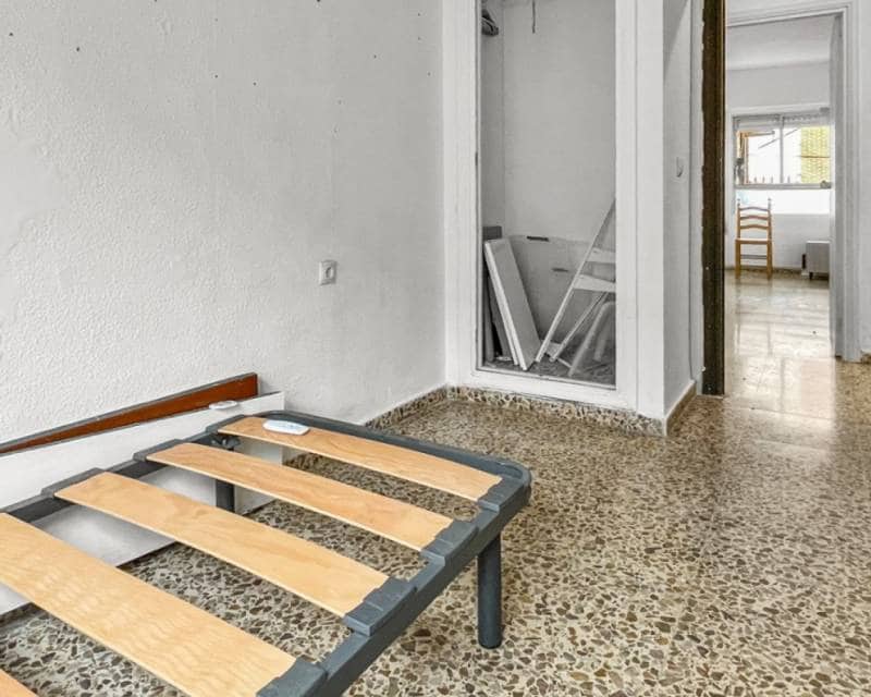 4 bedroom Apartment for sale in Guardamar del Segura with garage - € 195,000 (Ref: 9971622)