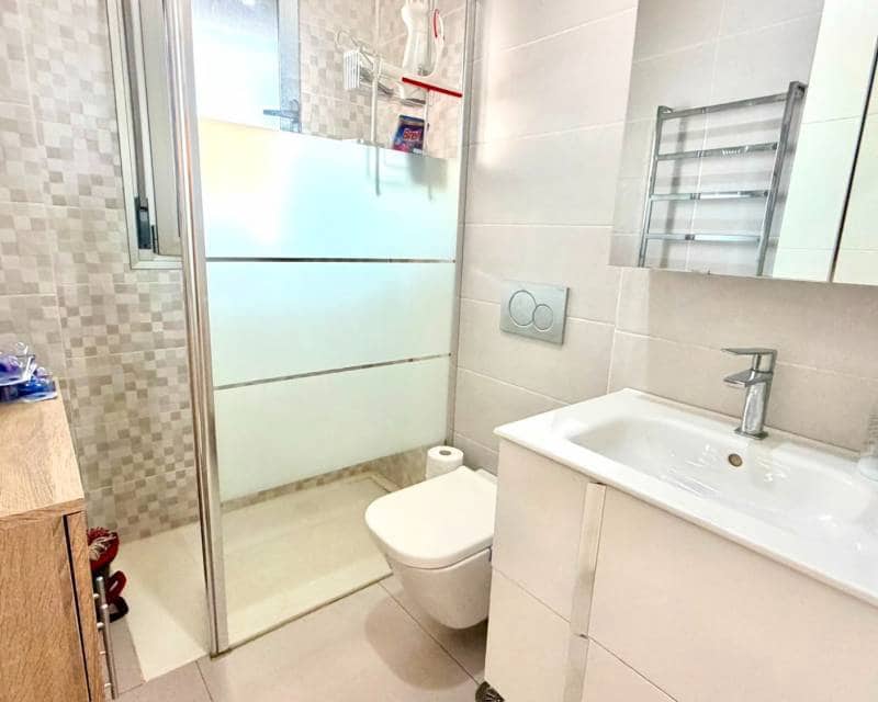 2 soverom Leilighet til salgs i Villamartin med svømmebasseng garasje - € 269 900 (Ref: 9974227)