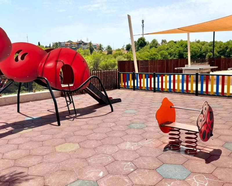 2 soverom Leilighet til salgs i Villamartin med svømmebasseng garasje - € 269 900 (Ref: 9974227)