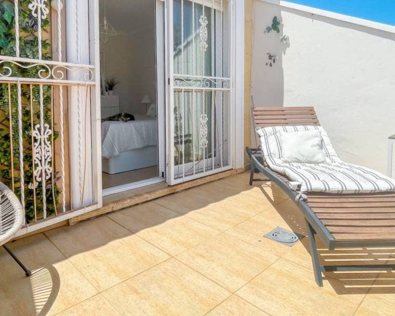 4 slaapkamer Rijtjeshuis te koop in Orihuela Costa met zwembad garage - € 339.000 (Ref: 9976021)