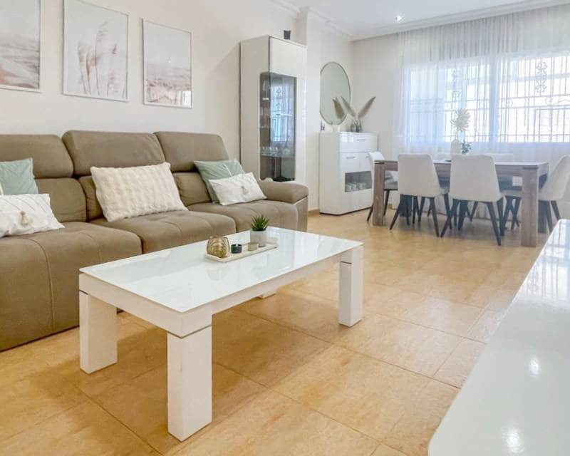 4 slaapkamer Rijtjeshuis te koop in Orihuela Costa met zwembad garage - € 339.000 (Ref: 9976021)