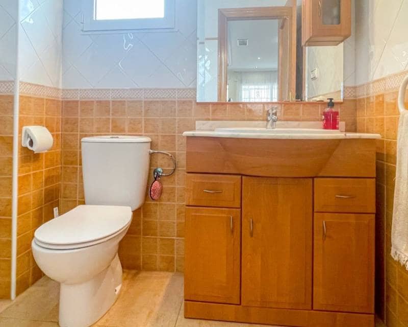 4 slaapkamer Rijtjeshuis te koop in Orihuela Costa met zwembad garage - € 339.000 (Ref: 9976021)